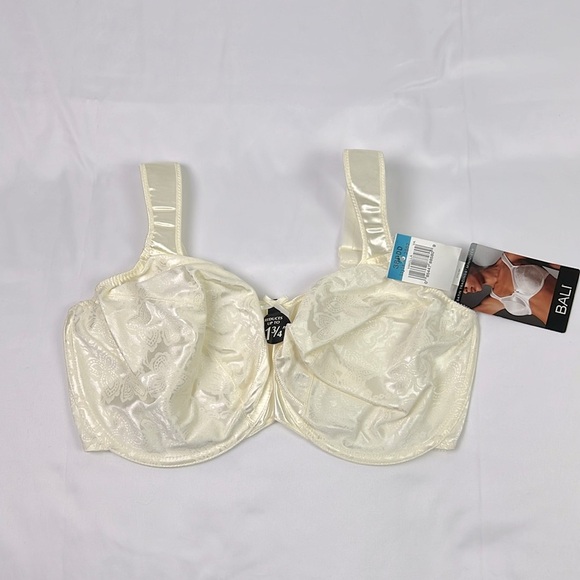 Bali New Women’s 38DDD Vanilla Color Adjustable Comfort Cushion Strap Bra - Picture 1 of 7